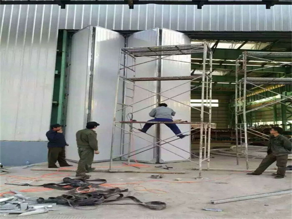 工業（yè）提升門施工現場